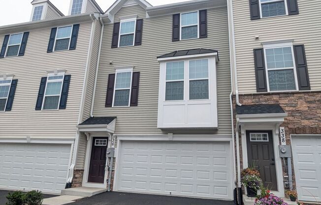New Construction (never lived in) townhouse in Frederick available for immediate move in!