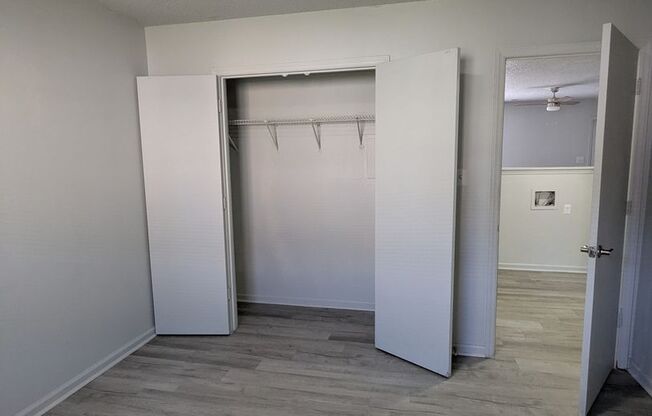 2 beds, 1 bath, 855 sqft, $1,099, Unit 3364-06