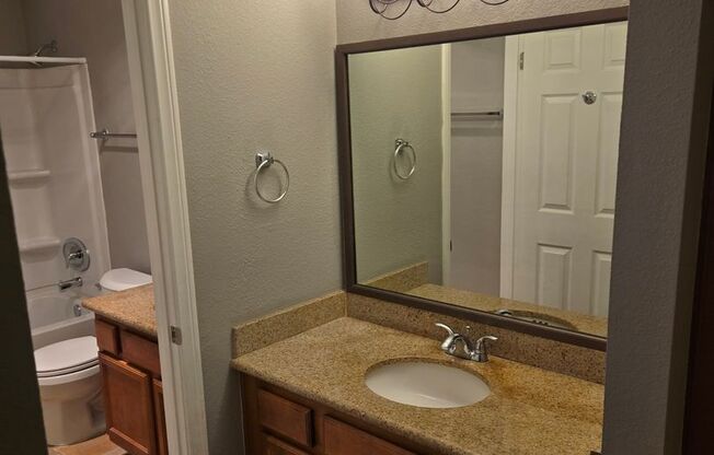 2 beds, 1 bath, $2,100, Unit UNIT 37