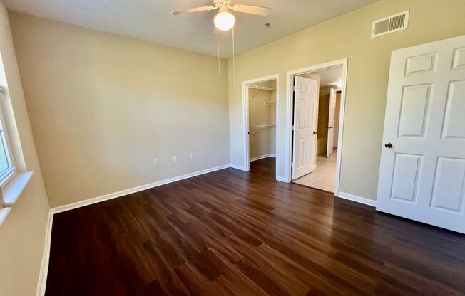 1 bed, 1 bath, $1,300, Unit # 136