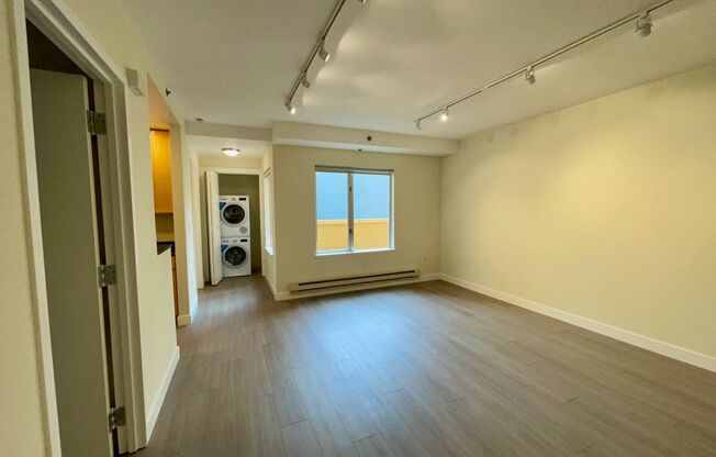 1 bed, 1 bath, 590 sqft, $2,165, Unit 208