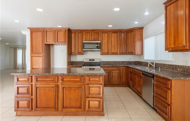 4 beds, 2.5 baths, 2,500 sqft, $5,200