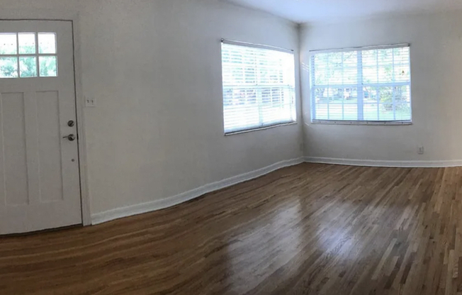 4302 W SANTIAGO