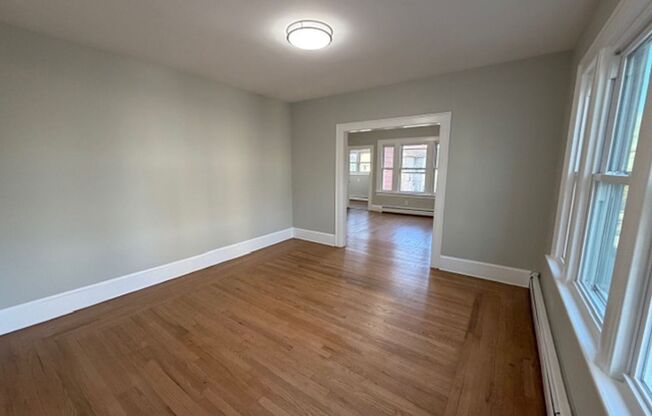 2 beds, 1 bath, 574 sqft, $2,200, Unit 74 6th St - Apt 2