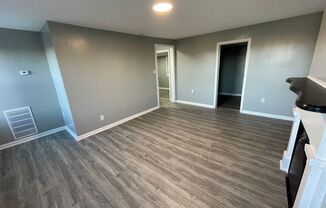 2 beds, 1 bath, $1,400, Unit UNIT 2