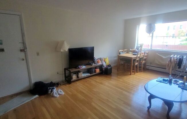 Fantastic Apt near BU and Packards Corner!  $500 rebate with promo.  HW Floors, Dishwasher