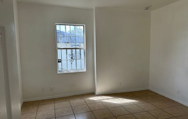 6 beds, 2 baths, $2,100