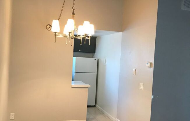 Charming 1 bedroom, 1 bath, 650SF, upstairs unit, apartment in a quiet complex!