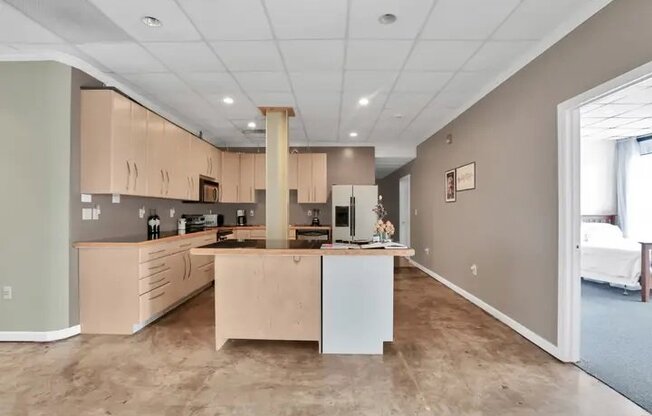 1612 W CLEVELAND AVE