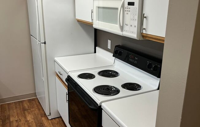 1 bed, 1 bath, 772 sqft, $1,039, Unit 1-106