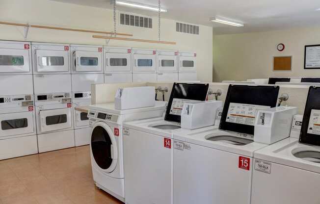 24 Hour Laundry Facility at The Vintage Apartments, Tucson, 85710