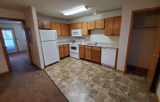 1 bed, 1 bath, 500 sqft, $825, Unit 403