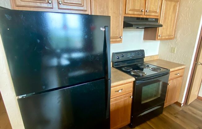 3 beds, 2 baths, 1,300 sqft, $1,575, Unit AW 107