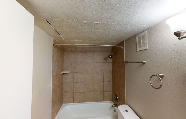 Studio, 1 bath, 304 sqft, $795, Unit 1945 Peoria St #308