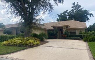 12772 YACHT CLUB CIR