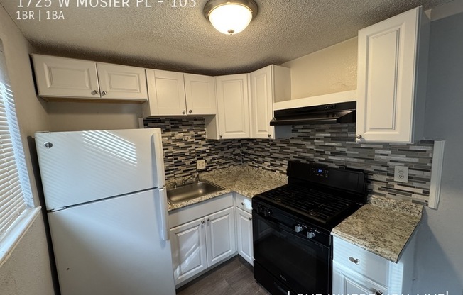 1725 W MOSIER PL