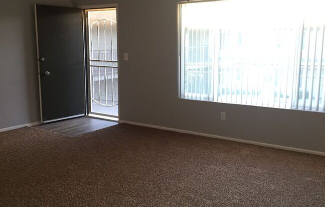 2 beds, 1 bath, 938 sqft, $2,400, Unit 36