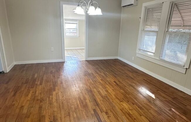 2 beds, 1 bath, $995