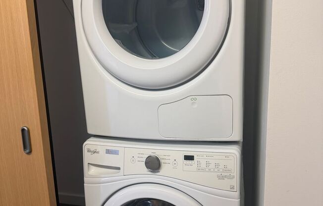 2 beds, 1 bath, 1,085 sqft, $1,395, Unit 901