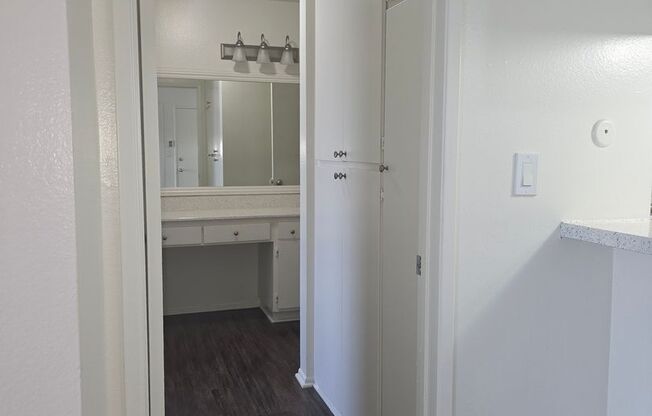 1 bed, 1 bath, 713 sqft, $2,075, Unit A122