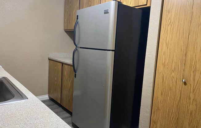 3 beds, 2 baths, 643 sqft, $2,450, Unit B405