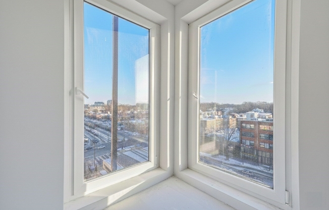 3 beds, 2 baths, 1,046 sqft, $6,500, Unit 301