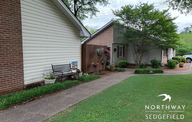 3 beds, 2.5 baths, 1,450 sqft, $1,600, Unit 72