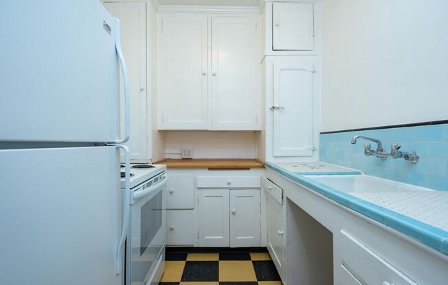 Studio, 1 bath, 485 sqft, $1,195, Unit 406