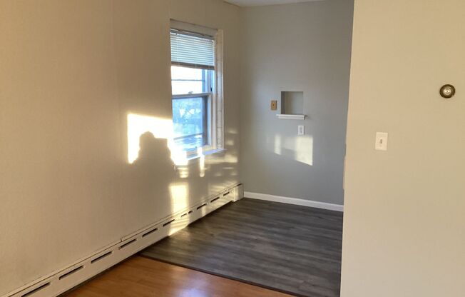 Studio, 1 bath, $895, Unit B22