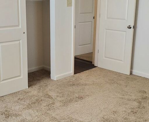 2 beds, 1.5 baths, 1,100 sqft, $1,165, Unit 190207