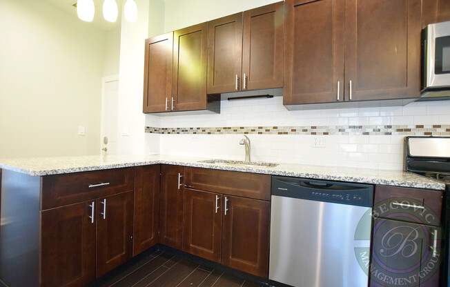 2 beds, 1 bath, 700 sqft, $2,200, Unit 103