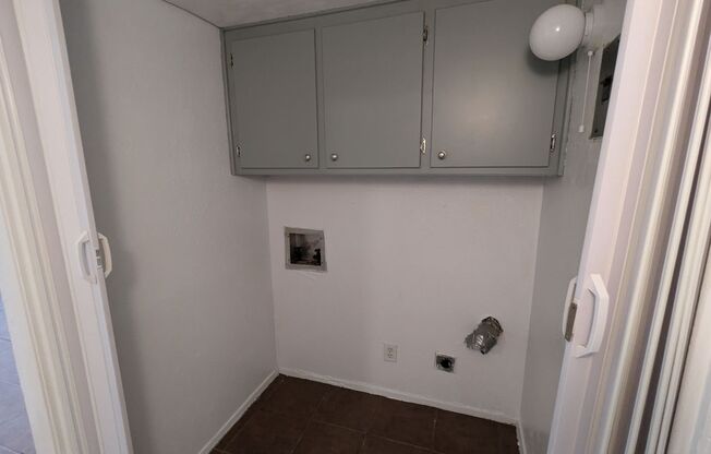 2 beds, 1 bath, $1,250