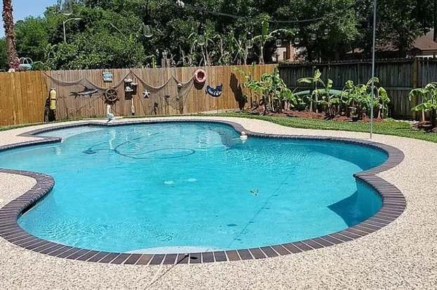 19526 LEANING TIMBERS DR