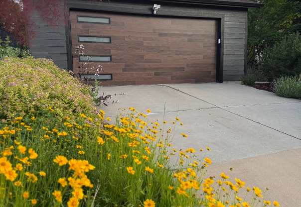 226 LOIS CIR