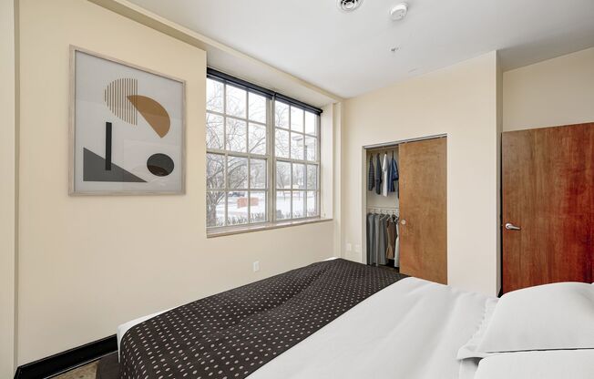 2 beds, 1 bath, 927 sqft, $1,365, Unit 104