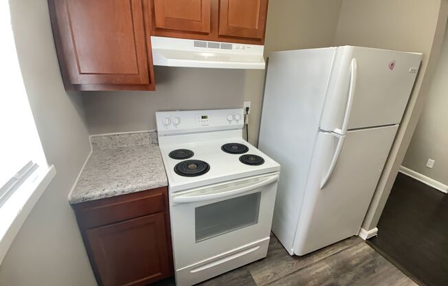 2 beds, 1 bath, $795, Unit #12