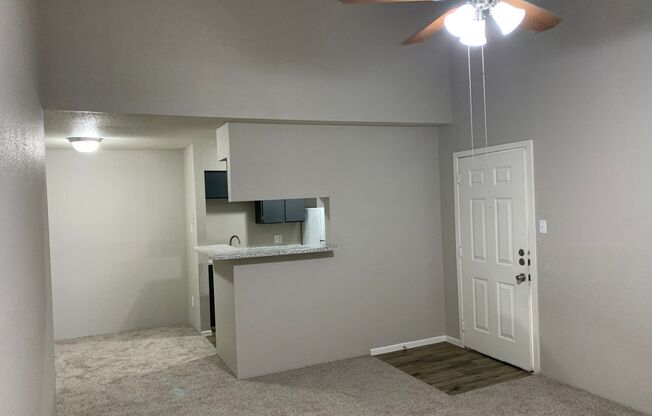 2 beds, 1 bath, 897 sqft, $1,050, Unit 2210