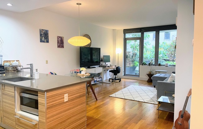 117 W 123 ST