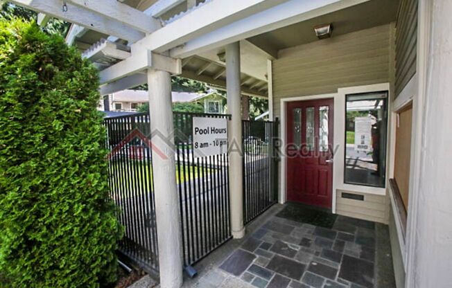 Charming 2 Bed 2 Bath Condo in Redmond