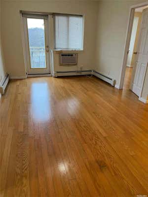 1 bed, 1 bath, $1,900, Unit 3B