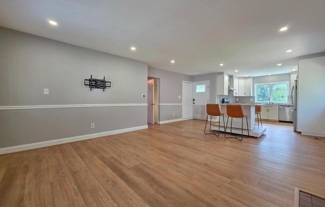 5921 ARLINGTON BLVD