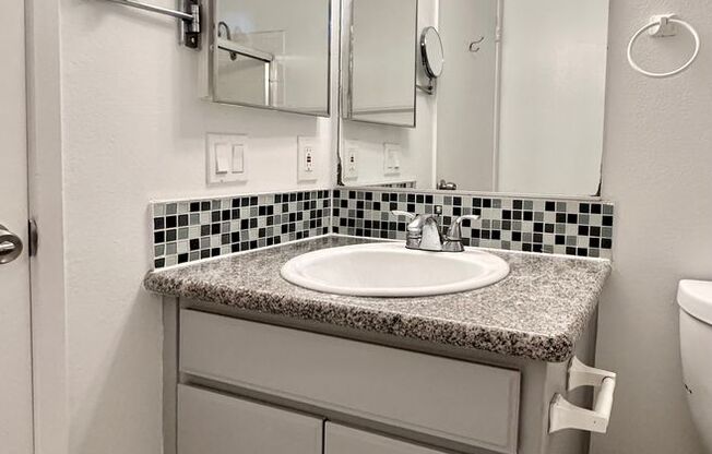 1 bed, 1 bath, $1,890, Unit 105