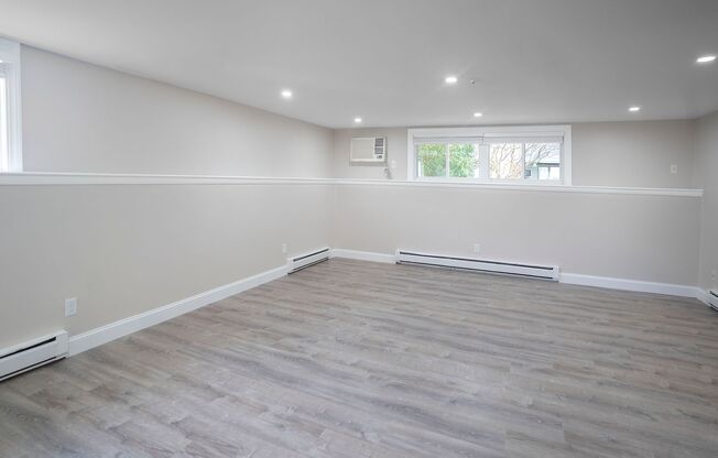 2 beds, 1 bath, 1,050 sqft, $2,600, Unit 20-1