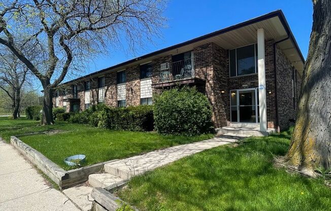 10500 W Fond Du Lac Ave. (12 Unit)