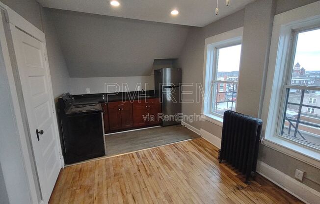 Studio, 1 bath, 250 sqft, $635, Unit 305