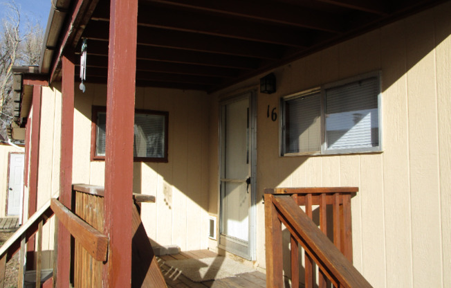 3841 N CASCADE AVE