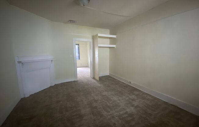 Large Brand New - One Bedroom (2 blocks from Historic Distr.)