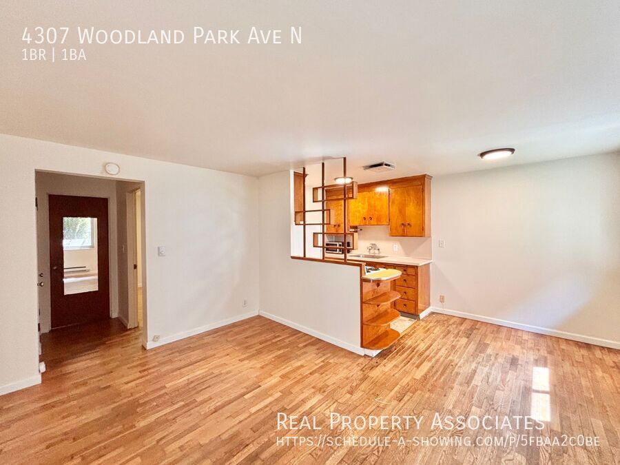 4307 WOODLAND PARK AVE N