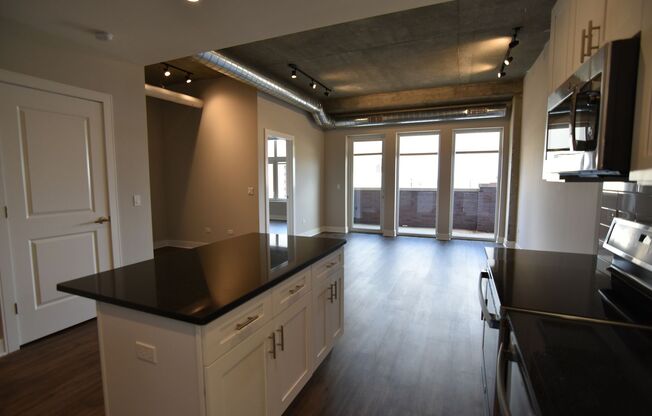 1 bed, 1 bath, 713 sqft, $3,200, Unit 3833-707