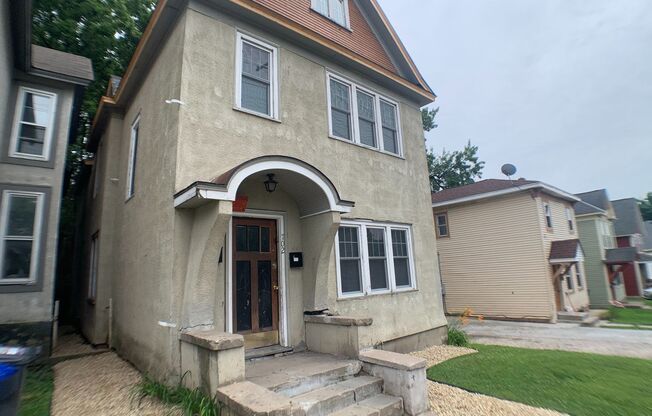 702 Conway